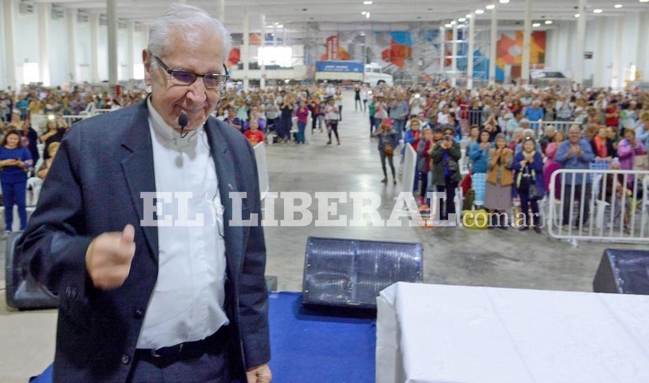 VIDEO  En mayo de 2019 el padre Dariacuteo Betancourt bendijo a Santiago Estero