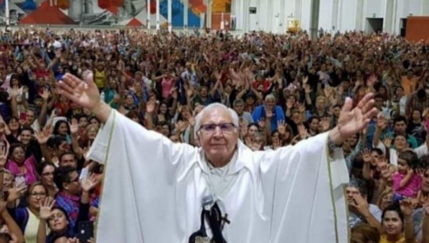 La comunidad catoacutelica llora por la partida del padre Dariacuteo Betancourt