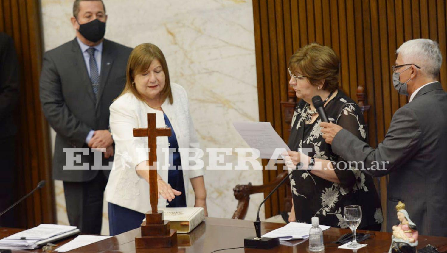 Asumieron 40 diputados y Norma Abdala de Matarazzo juroacute como presidenta provisional