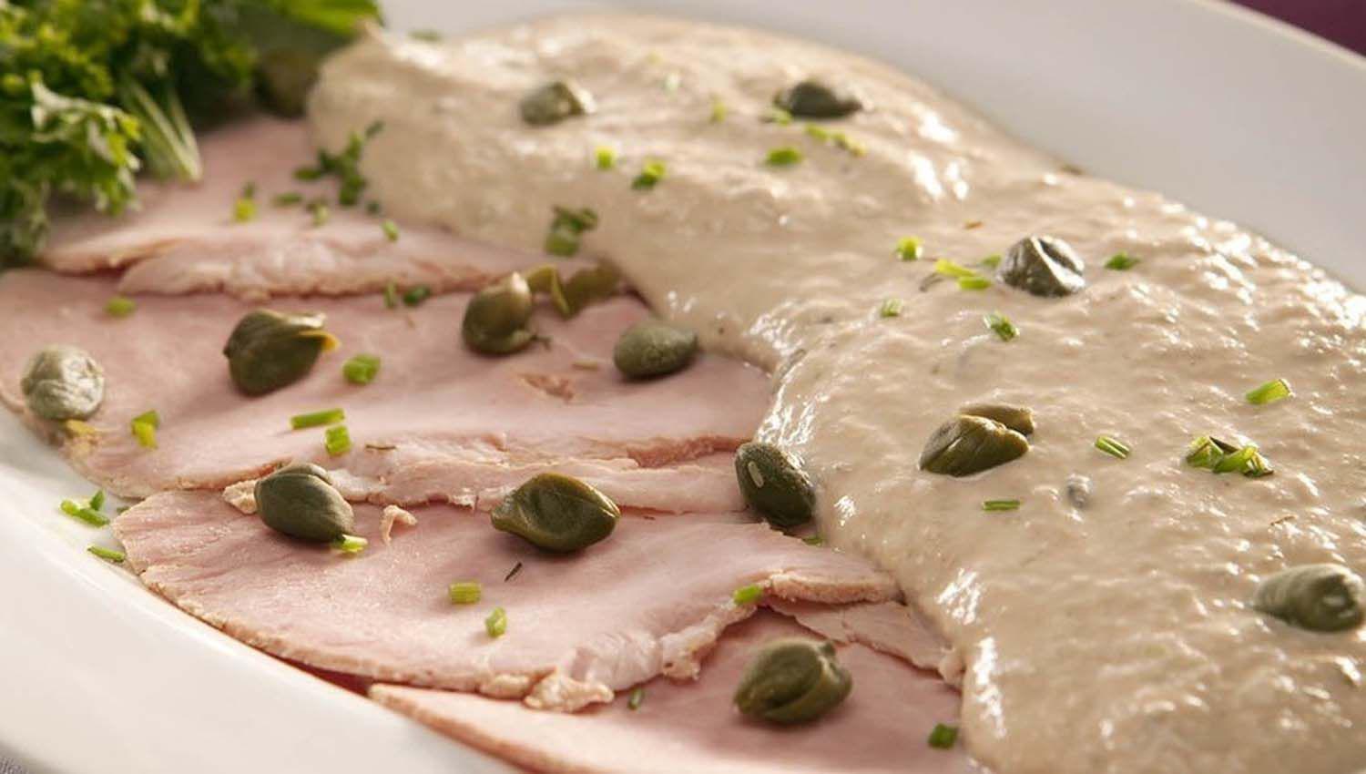 La verdadera historia del vitel toneacute- el plato despreciado en su tierra que aman los argentinos en Navidad