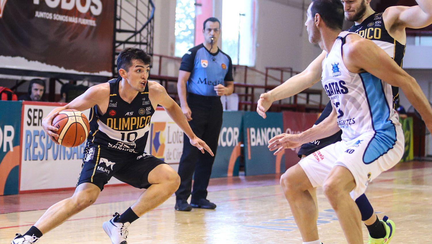 Oliacutempico cayoacute ante Regatas Corrientes