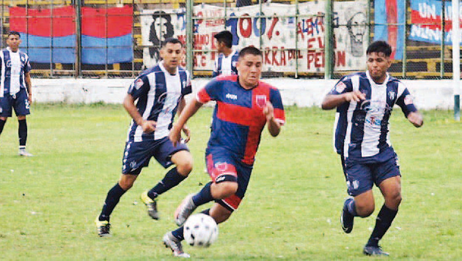 Sarmiento mostró su experiencia en Catamarca y consiguió su clasificación a cuartos de final