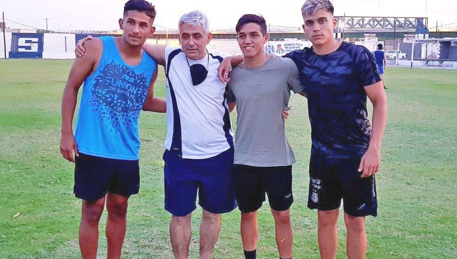 René Eduardo Ruiz Pinino junto a sus conspicuos discípulos que hoy brillan a nivel nacional