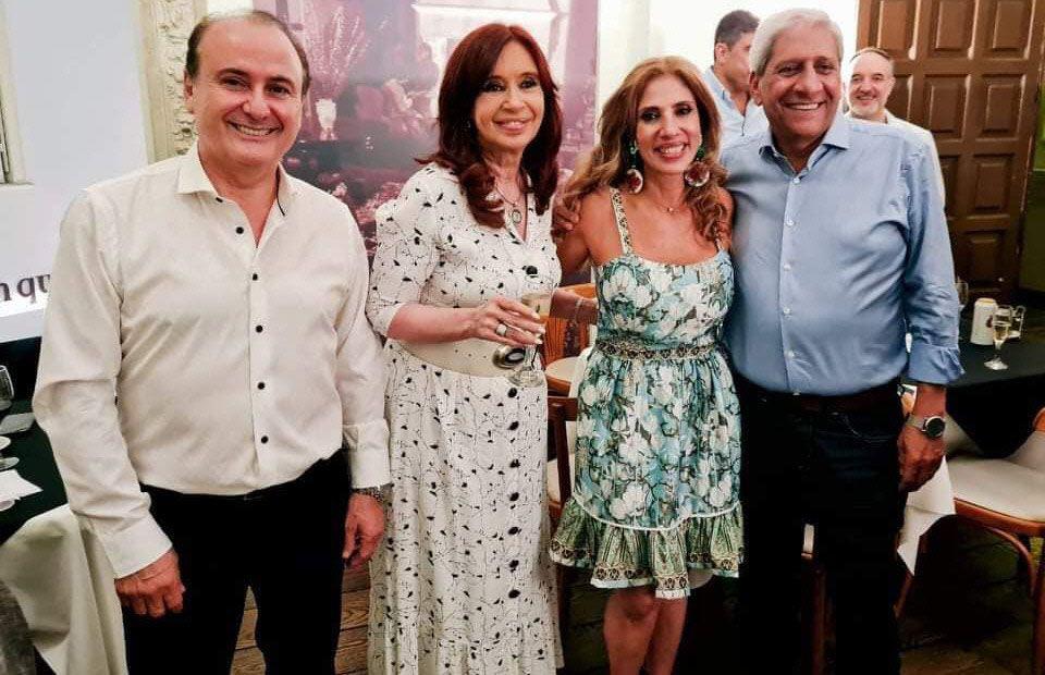 La senadora Claudia de Zamora en el brindis de fin de antildeo con Cristina Kirchner