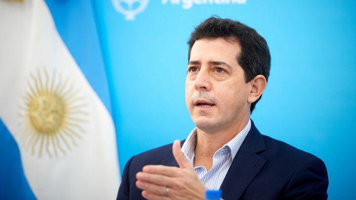 Wado de Pedro- ldquoAlberto comanda la gestioacuten y Cristina el Senadordquo