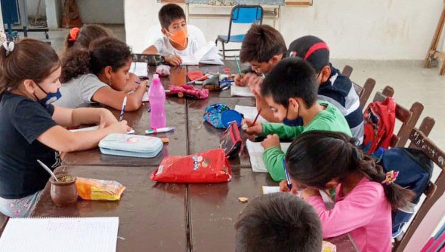 El Plan Nacional de Lectura llegoacute a comedores e iglesias