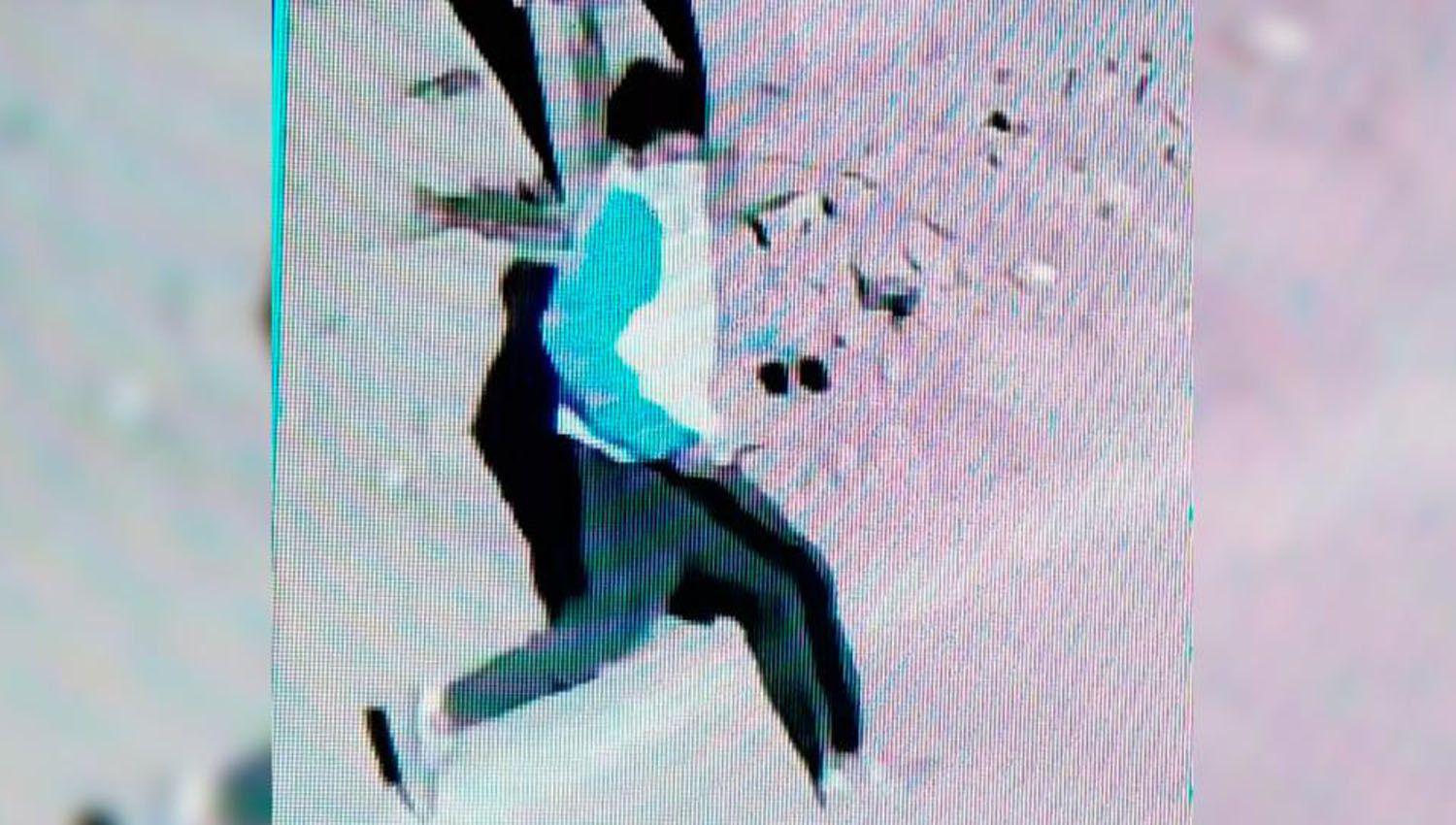 Viralizan foto del momento en el que el agresor de Nahiara se daba a la fuga