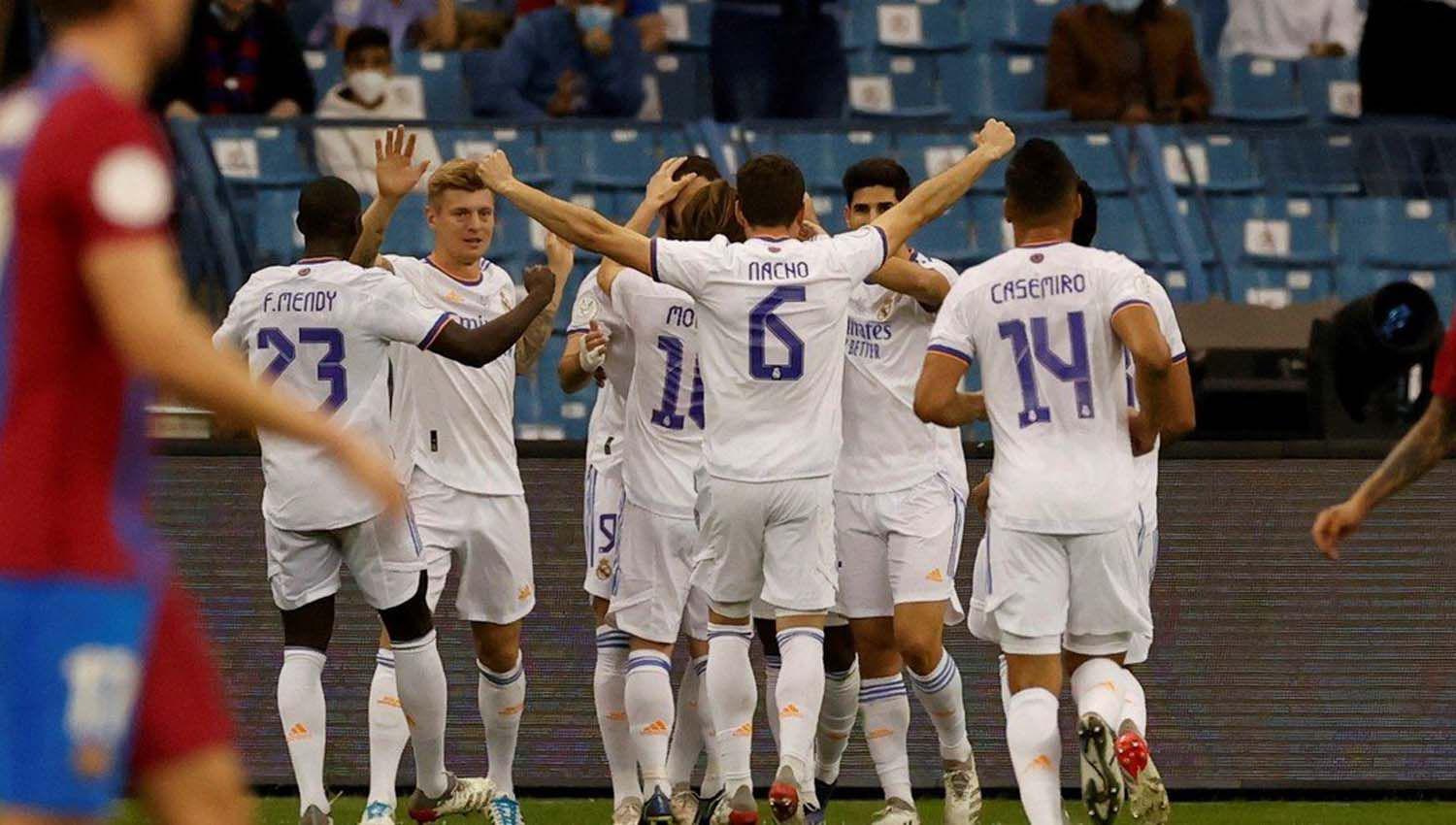 En un partidazo Real Madrid vencioacute 3 a 2 al Barcelona y sacoacute pasaje a la final de la Supercopa de Espantildea