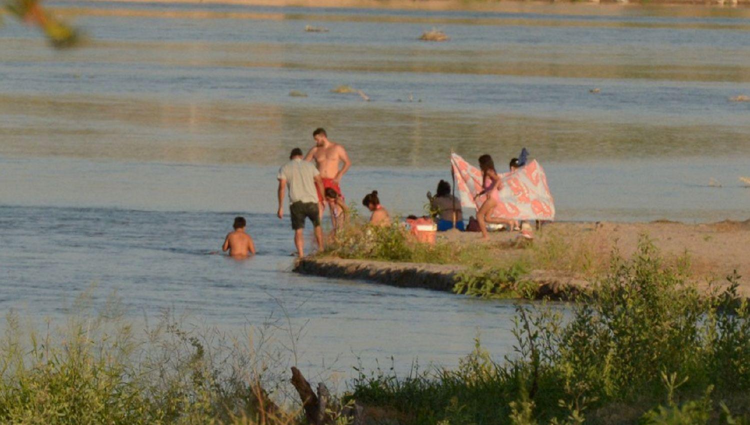 La ola de calor rompioacute reacutecords de temperatura en todo el paiacutes con Santiago del Estero entre la maacutes castigadas