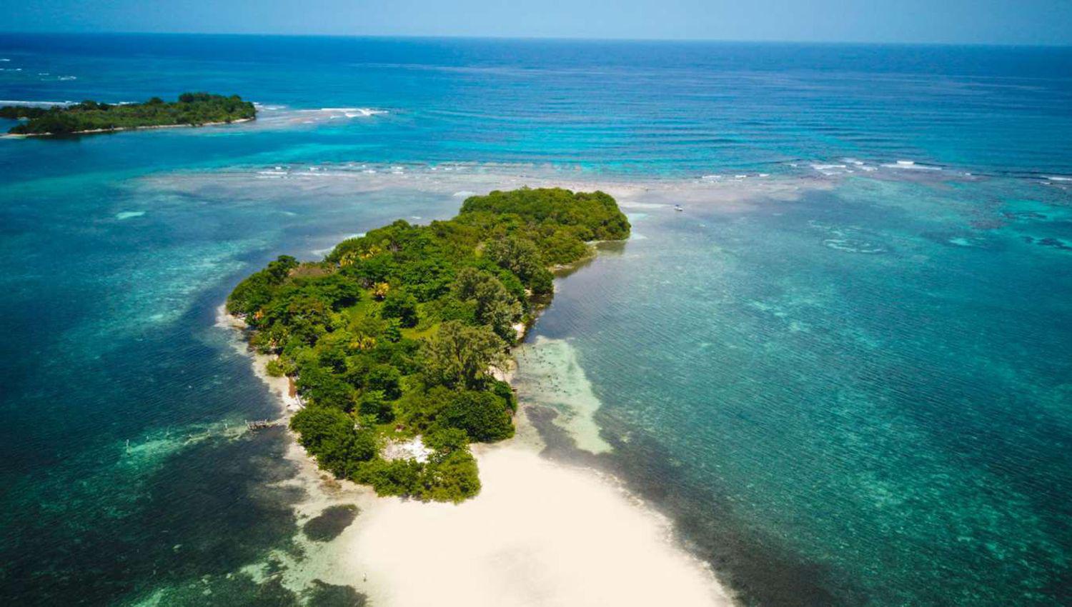 Esta paradisiacuteaca isla del Caribe busca duentildeo- cuaacutento piden