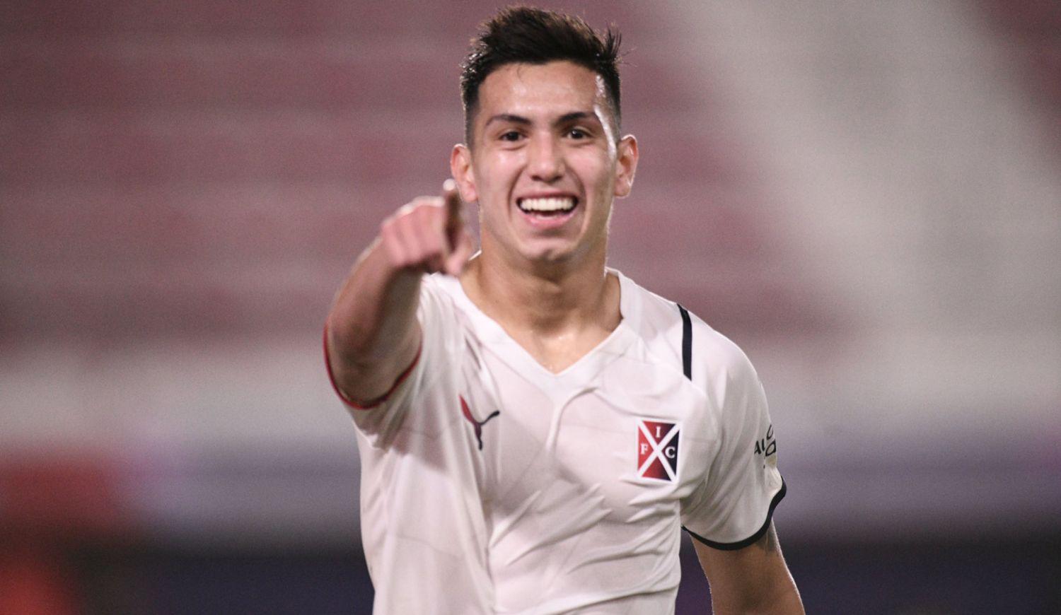 Con un Alan Velasco encendido Independiente le ganoacute a Talleres