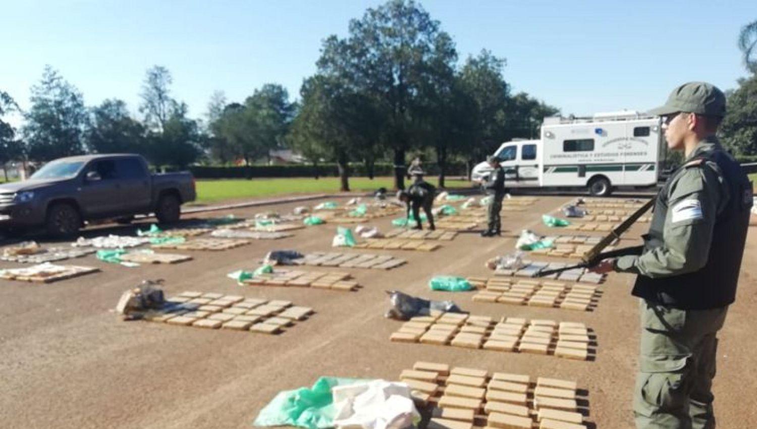 Secuestran maacutes de una tonelada de marihuana valuada en  112 millones en una camioneta abandonada