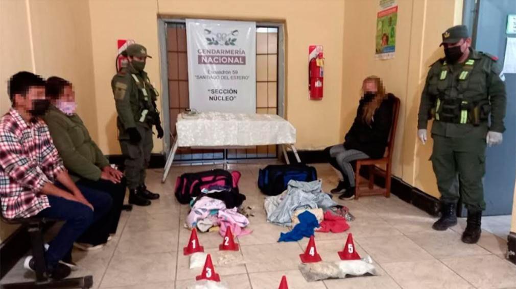 Gendarmeriacutea Nacional- sorprendieron a mujeres con cocaiacutena y pasta base