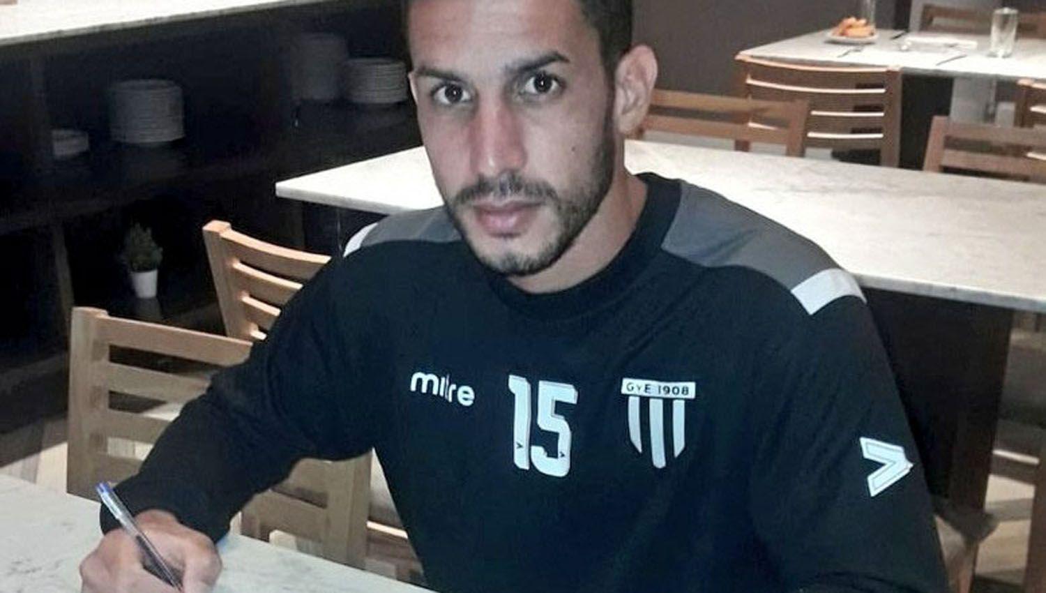 Nouet entrenoacute dos diacuteas en Guumlemes y se fue a Mendoza para jugar en Gimnasia