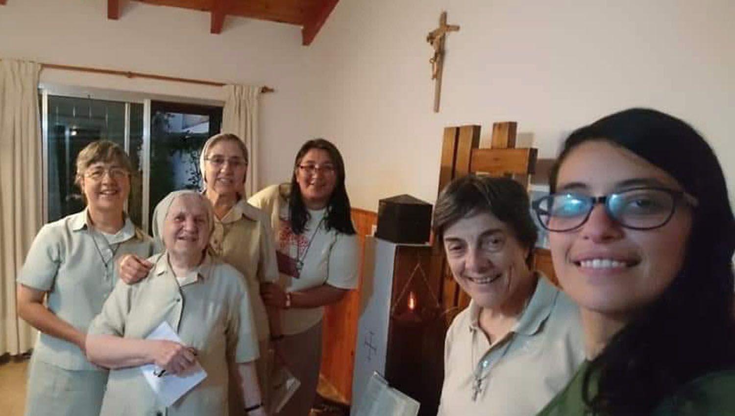 Las Hermanas Doroteas invitan a la profesioacuten de votos de la joven Maite Fernaacutendez en Clodomira