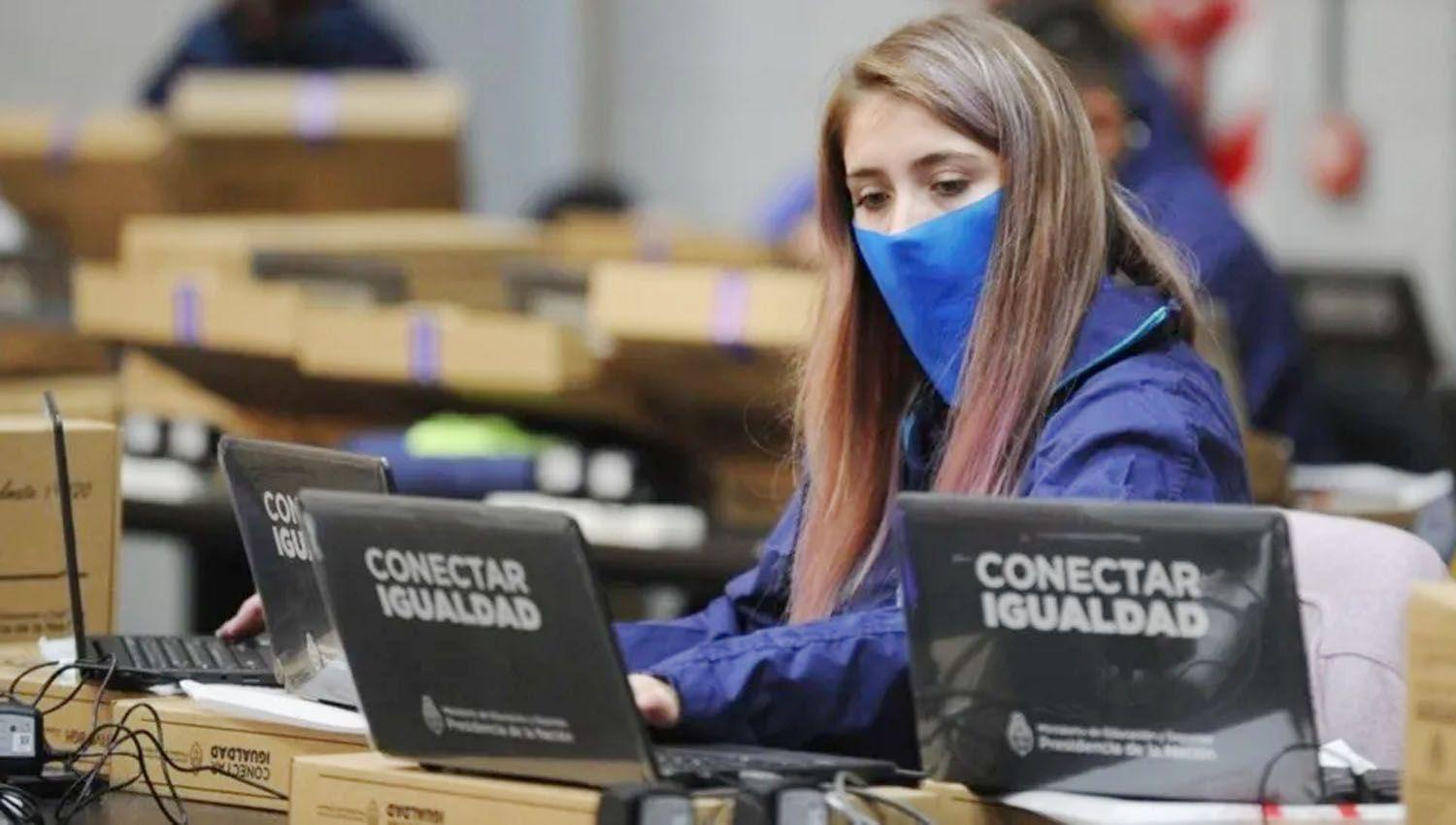 Computadoras gratis- en el mes de marzo entregan 500000 unidades con un solo requisito
