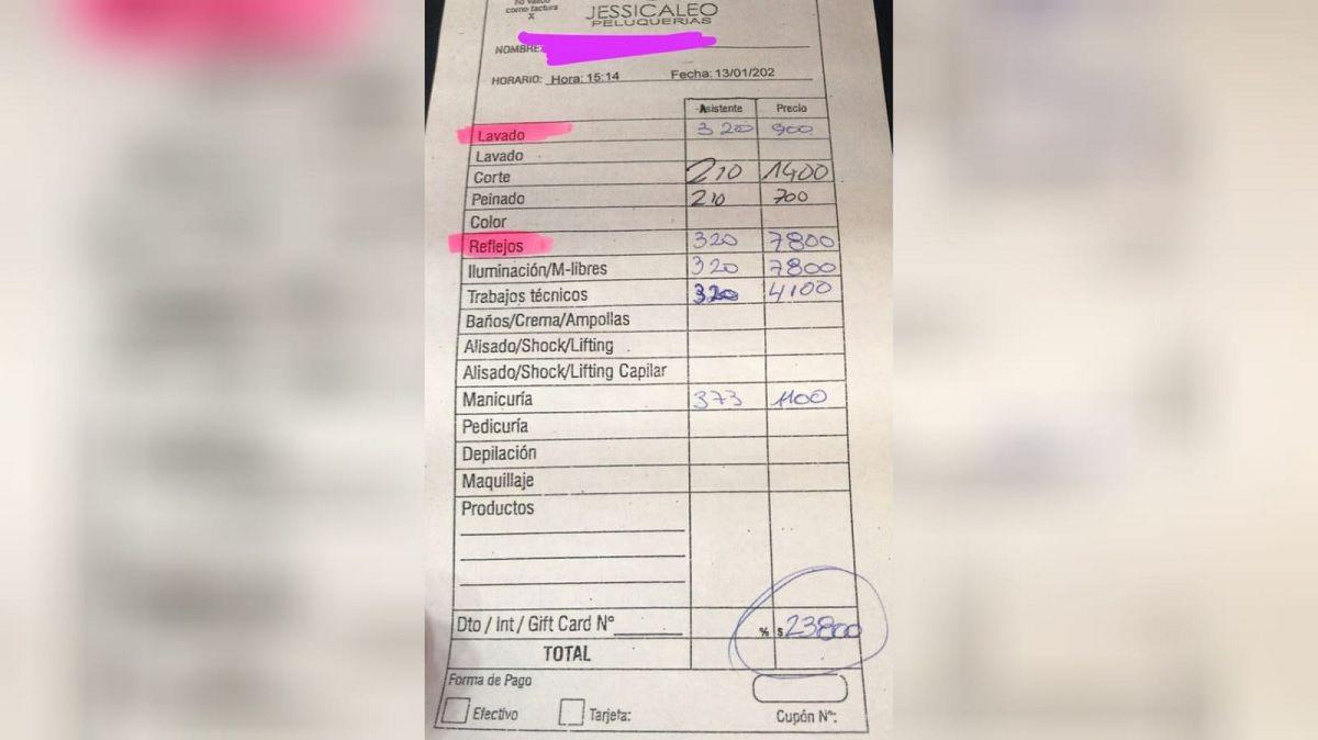 Pagoacute 24000 en una peluqueriacutea de Pinamar y furiosa publicoacute el ticket en las redes sociales