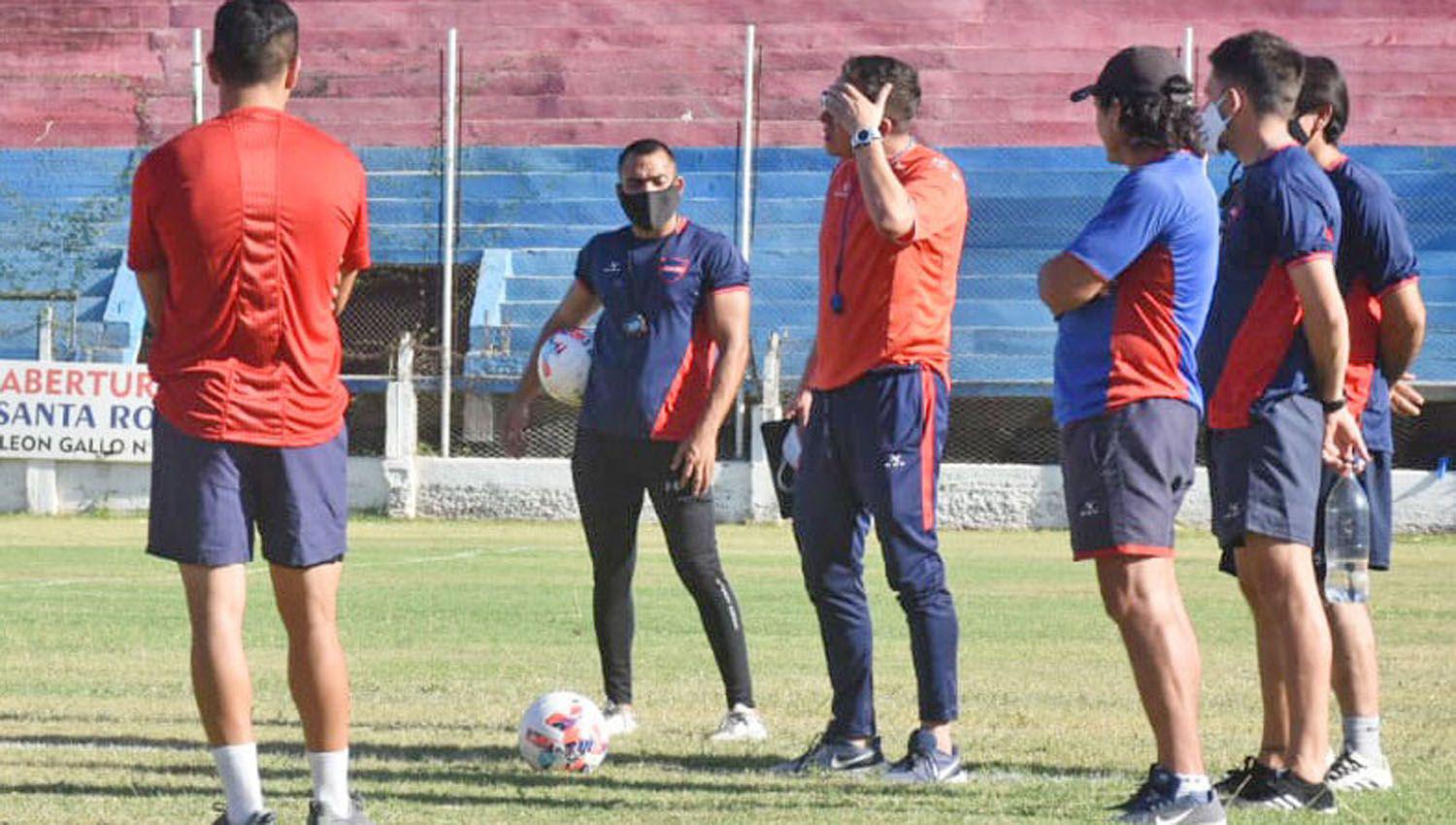 Guumlemes juega hoy otro amistoso para ir definiendo el equipo