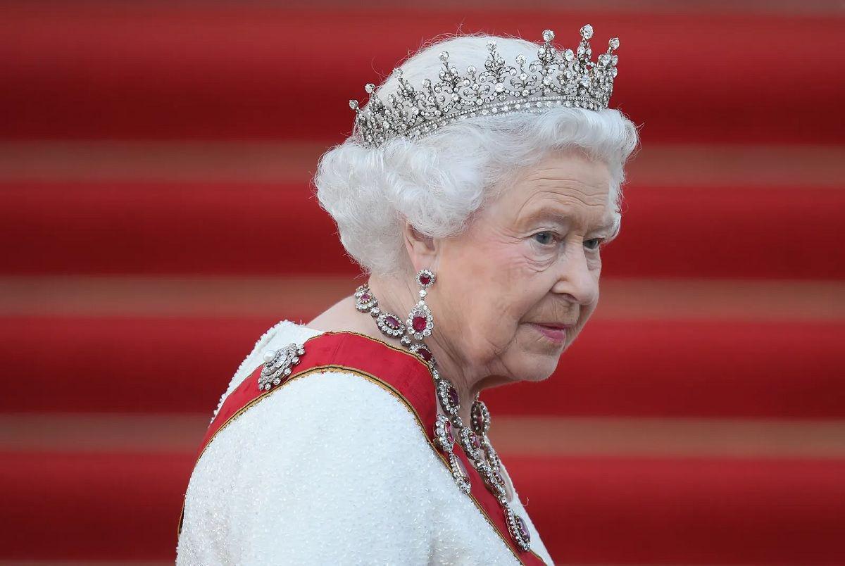 La reina Isabel II cumple 70 antildeos en el trono del Reino Unido