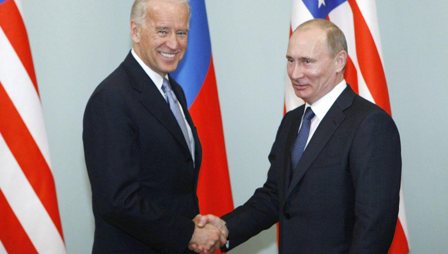 Joe Biden y Vladimir Putin conversaron por teleacutefono sobre la crisis en Ucrania