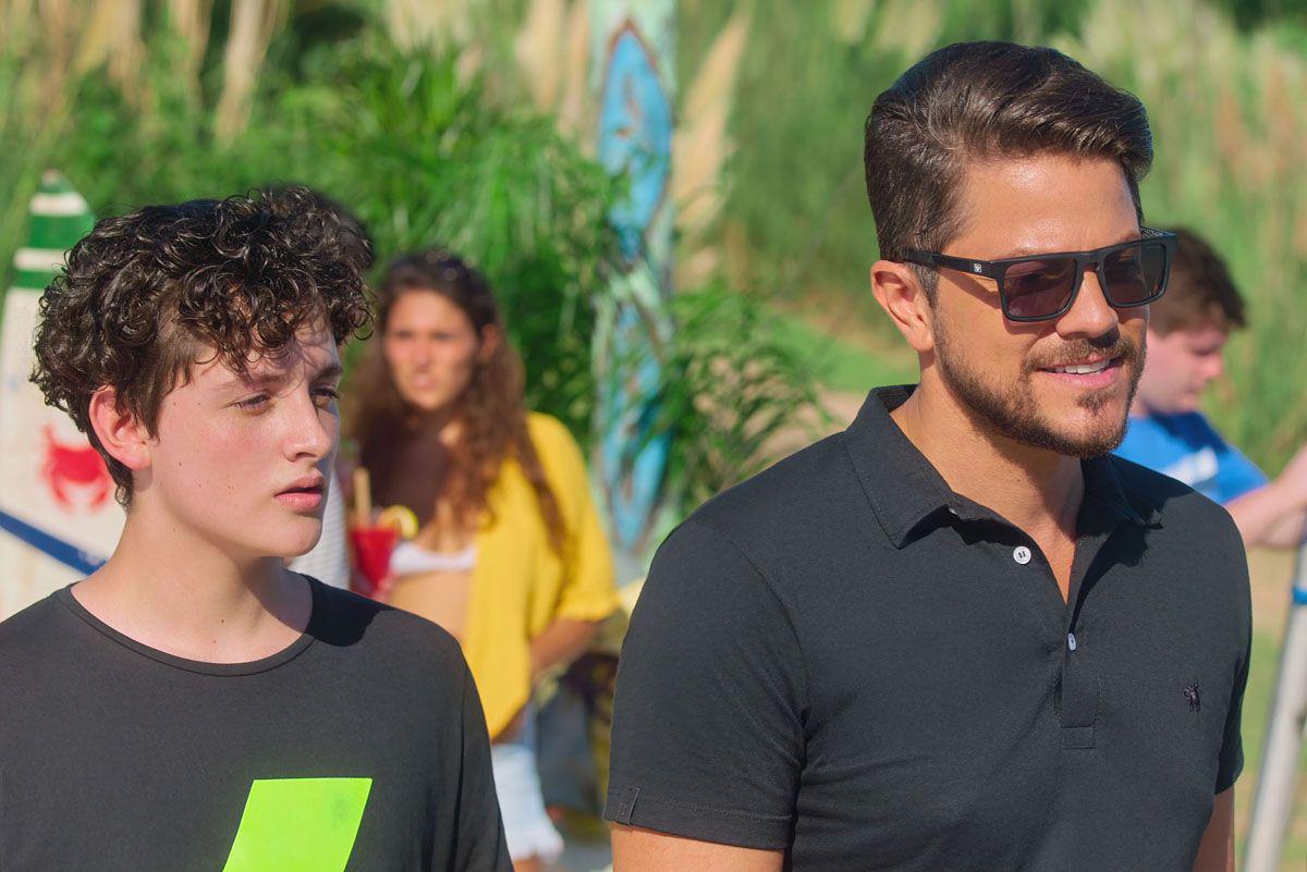 Un santiaguentildeo tocoacute con las manos un Cielo grande