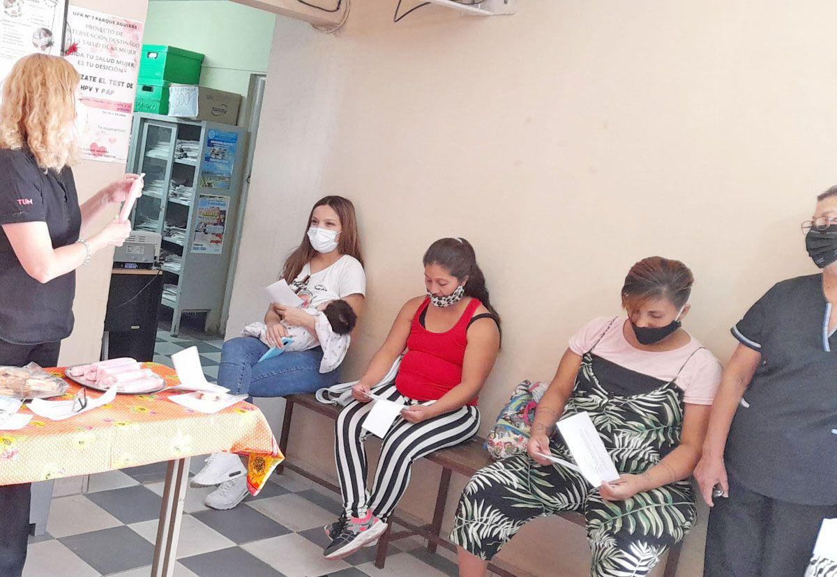 Capacitan a los beneficiarios del programa Mis primeros 1700 diacuteas