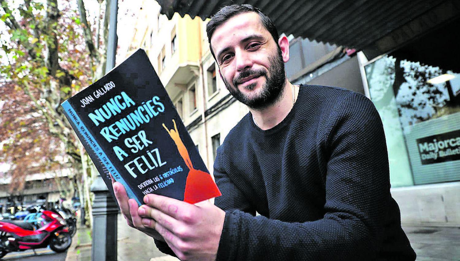 Joan Gallardo mentor- ldquoCreer que la felicidad es la ausencia de problemas es una auteacutentica locurardquo