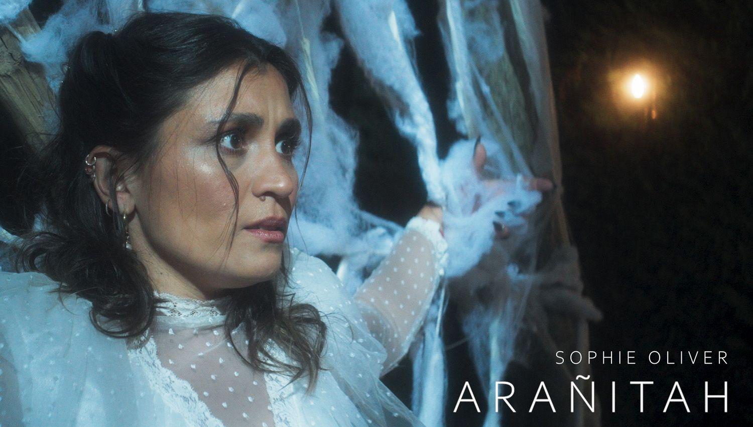 Sophie Oliver le canta al feminismo a las relaciones toacutexicas el desamor y el respeto y amor al reino animal