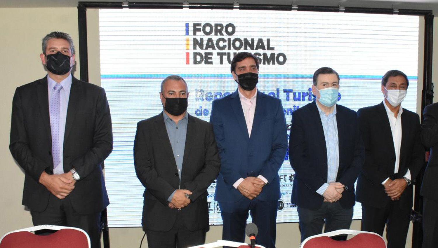 Zamora presidioacute la presentacioacuten del Foro Nacional de Turismo 2022