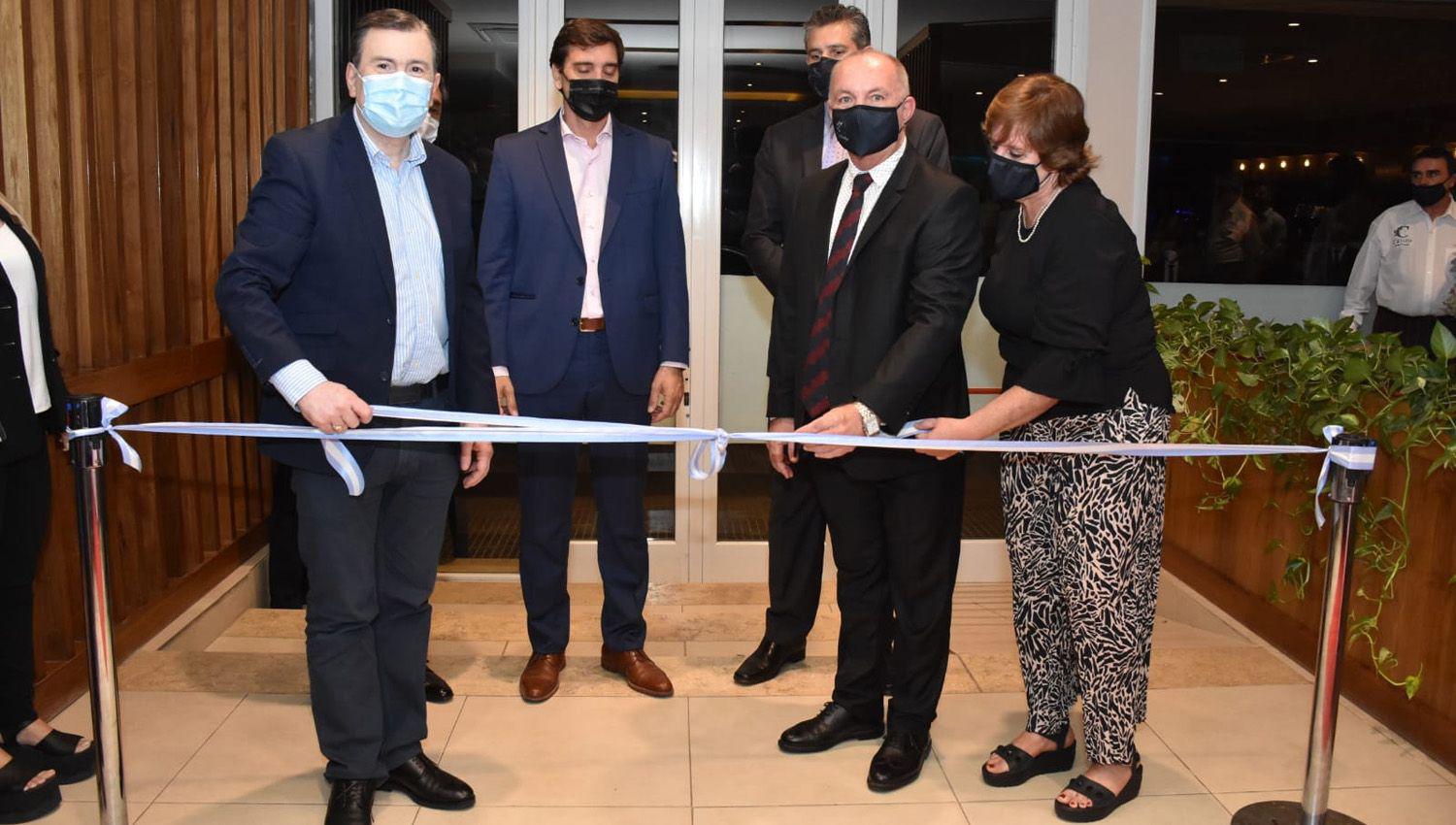 Gerardo Zamora participoacute de la inauguracioacuten de un hotel en Las Termas