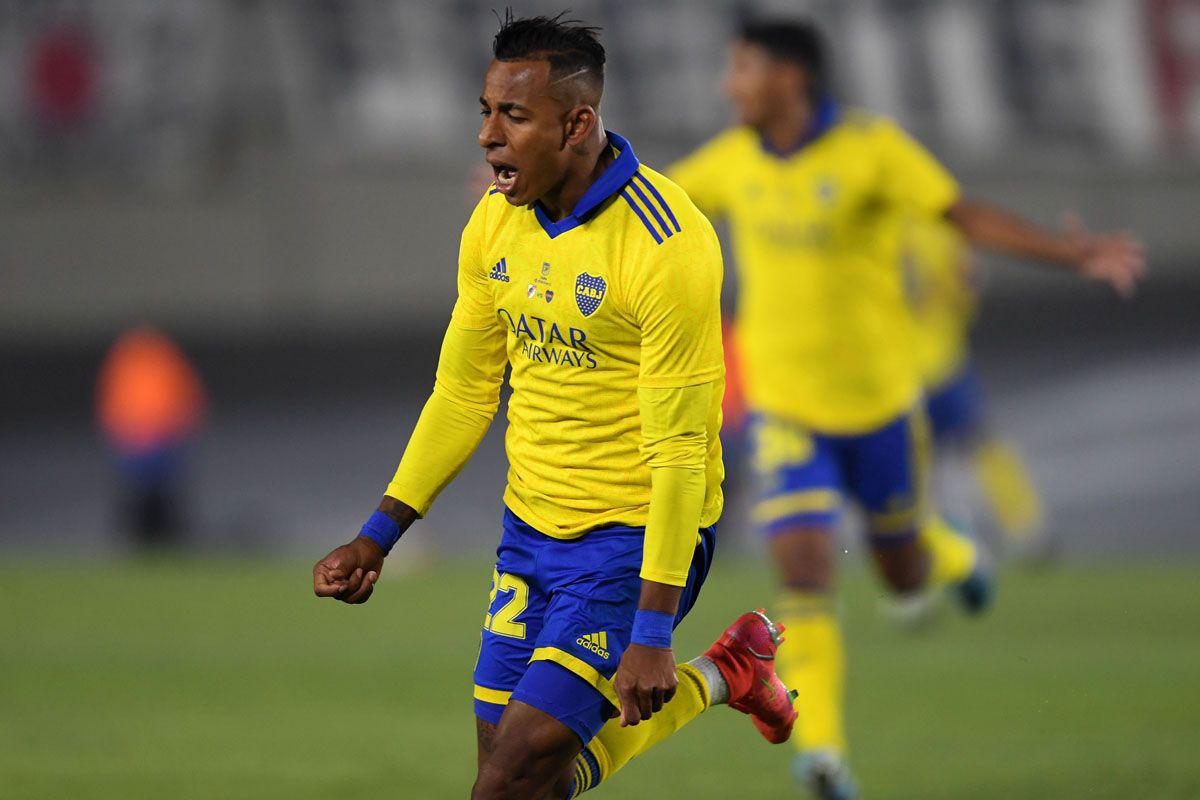 Boca se aduentildeoacute del Superclaacutesico en el estadio Monumental