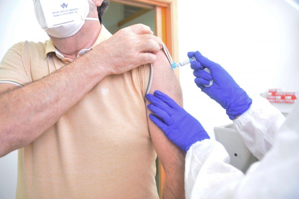Comenzoacute la campantildea nacional de vacunacioacuten antigripal con casi 10 millones de dosis para todo el paiacutes