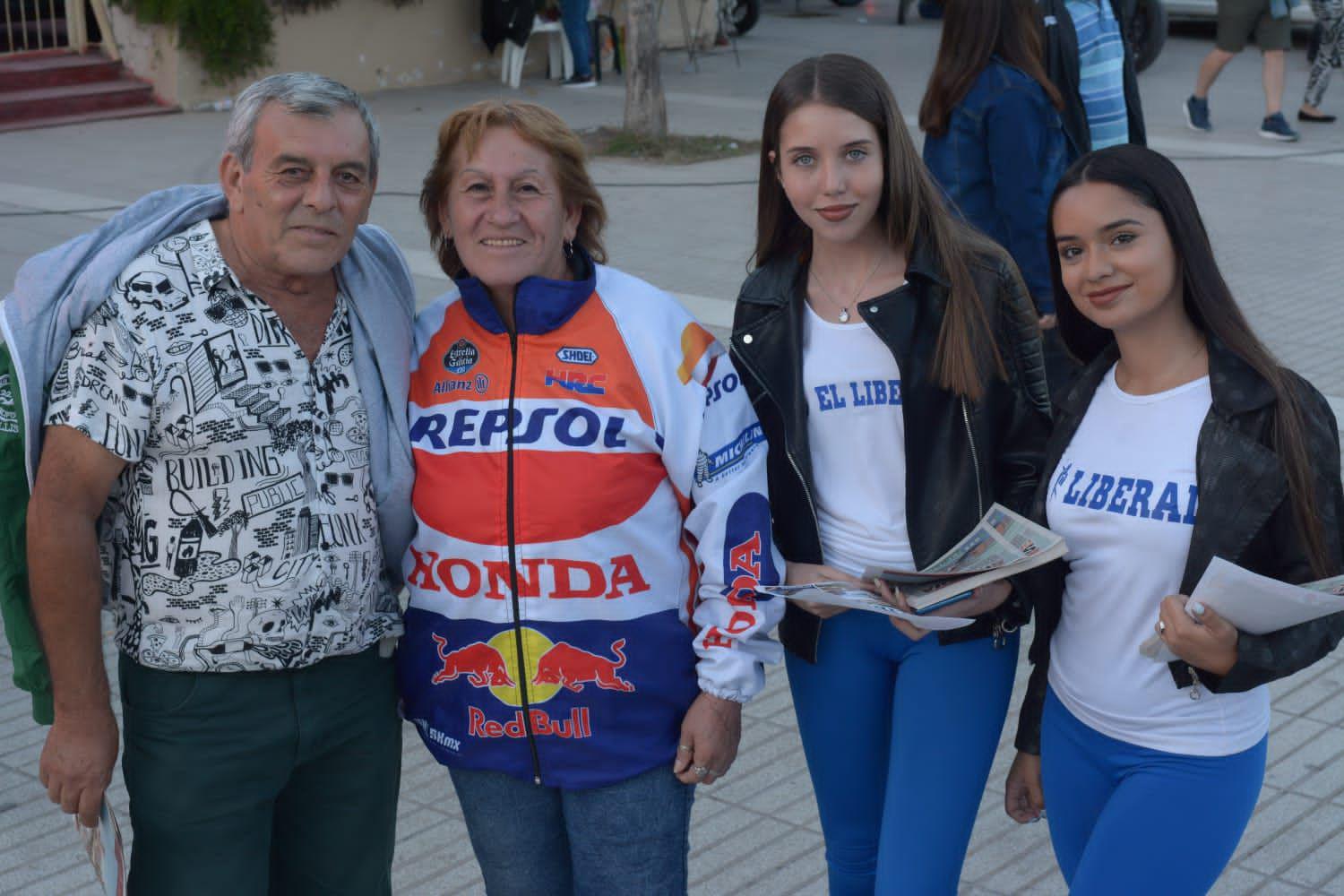 FOTOS- Furor de fanaacuteticos del MotoGP en Las Termas de Riacuteo Hondo