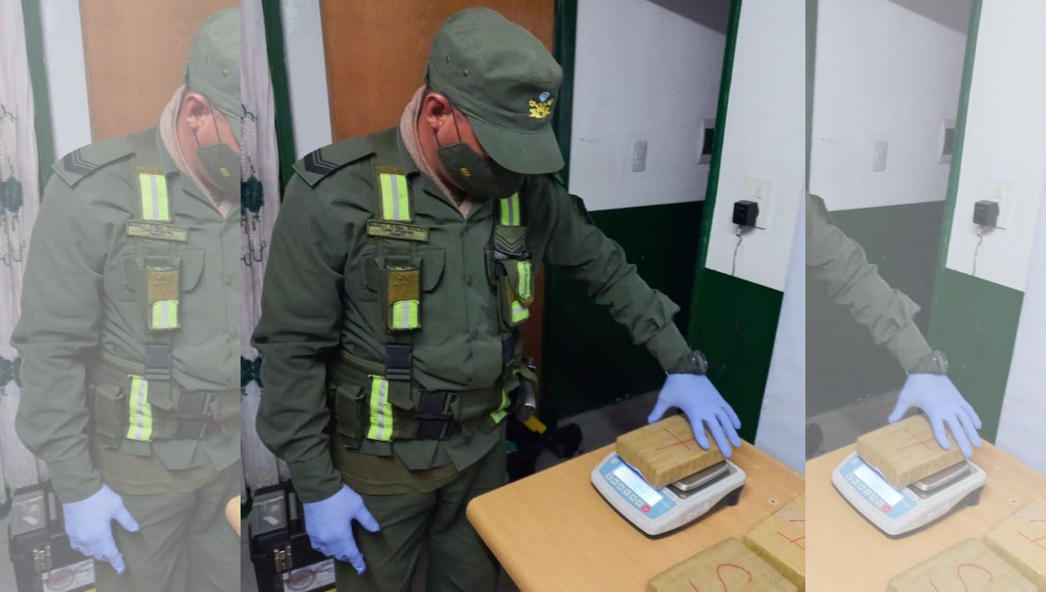 Un viajero pretendiacutea llevar cocaiacutena en colectivo hasta La Rioja