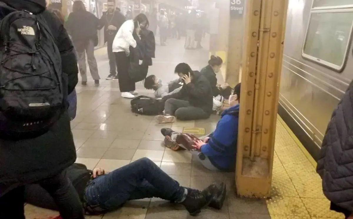 Nueva York- al menos 13 personas fueron baleadas en la estacioacuten de subte