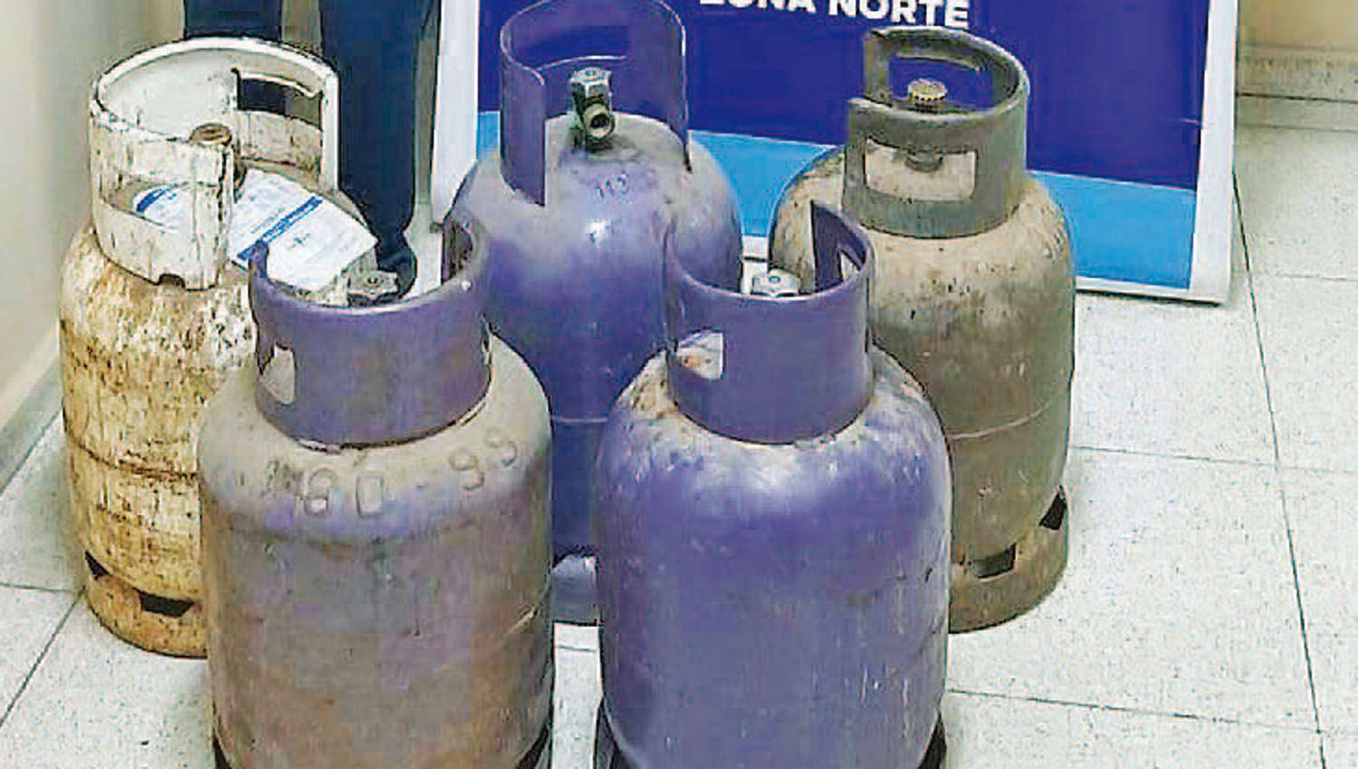 Un ladroacuten ingresoacute en una distribuidora y roboacute cinco garrafas