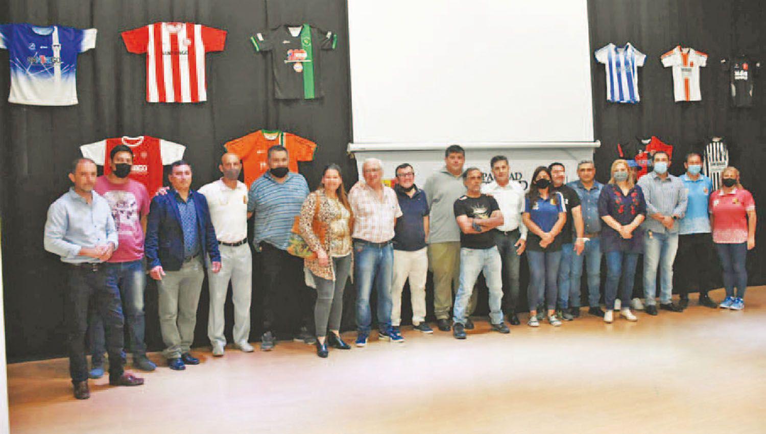 El torneo Pretemporada de Fuacutetbol de Friacuteas se lanzoacute en la Casa de la Cultura
