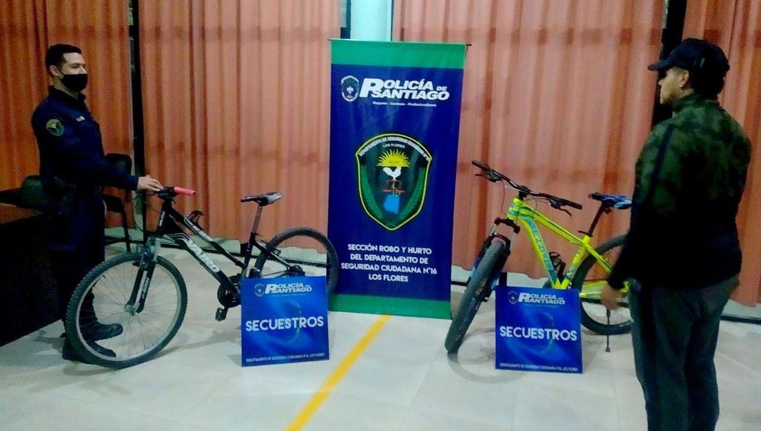 Recuperan bicicletas sustraiacutedas desde domicilios de los barrios La Catoacutelica y Almirante Brown