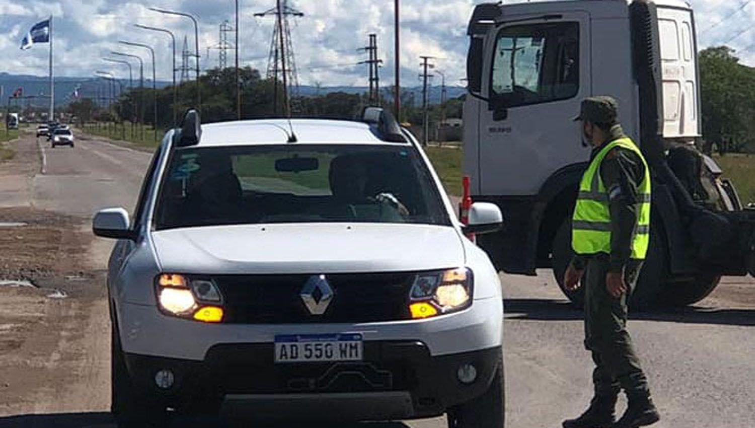 Gendarmeriacutea Nacional intensificoacute sus tareas en todos los accesos a Friacuteas
