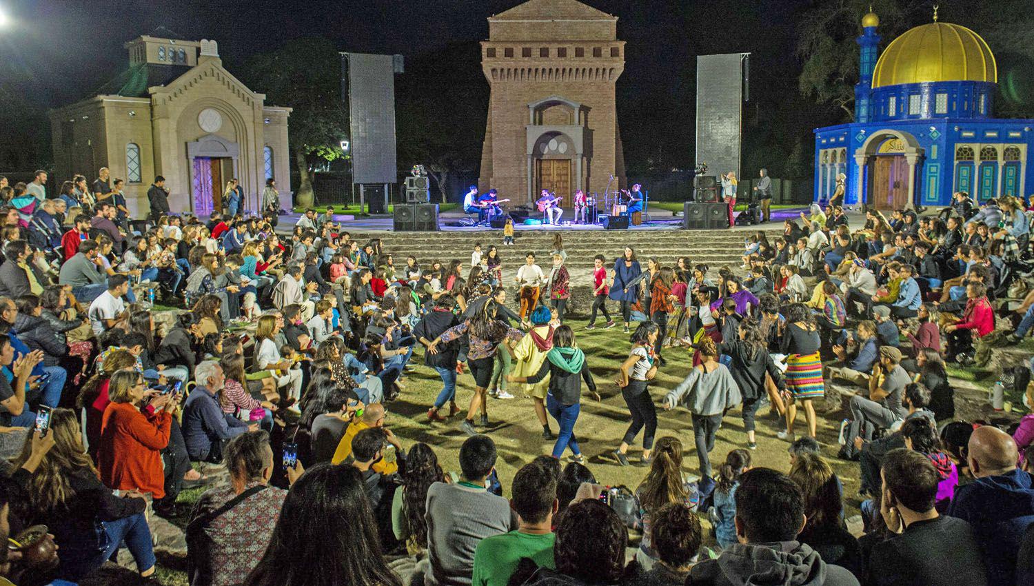 Gran participacioacuten en los eventos religiosos y culturales