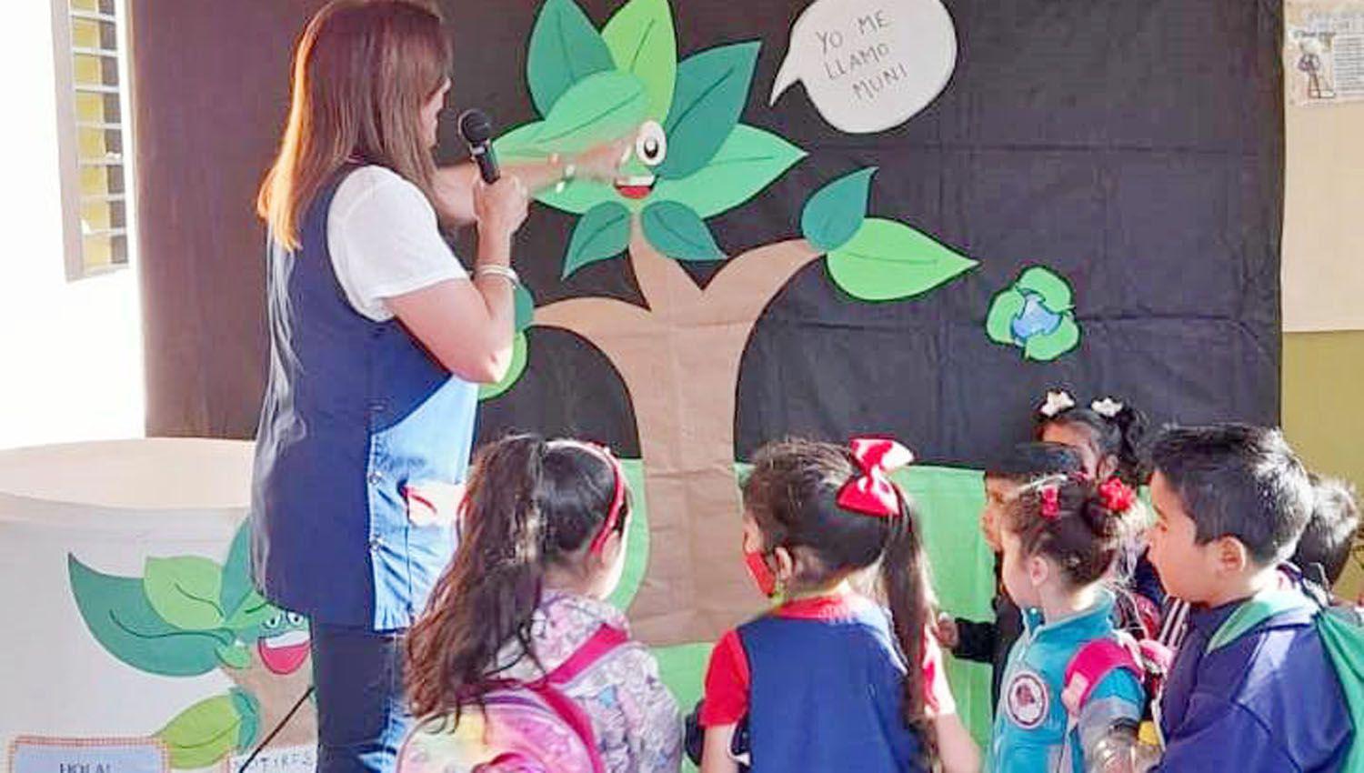 Campantildea de reciclado de envases plaacutesticos