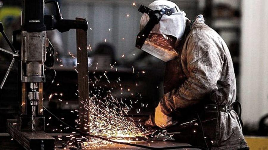 Lanzan un nuevo informe sobre la recuperacioacuten industrial en el paiacutes