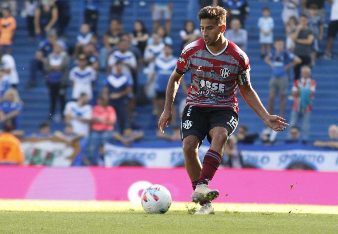 Central Coacuterdoba se llevoacute una victoria muy importante de Liniers