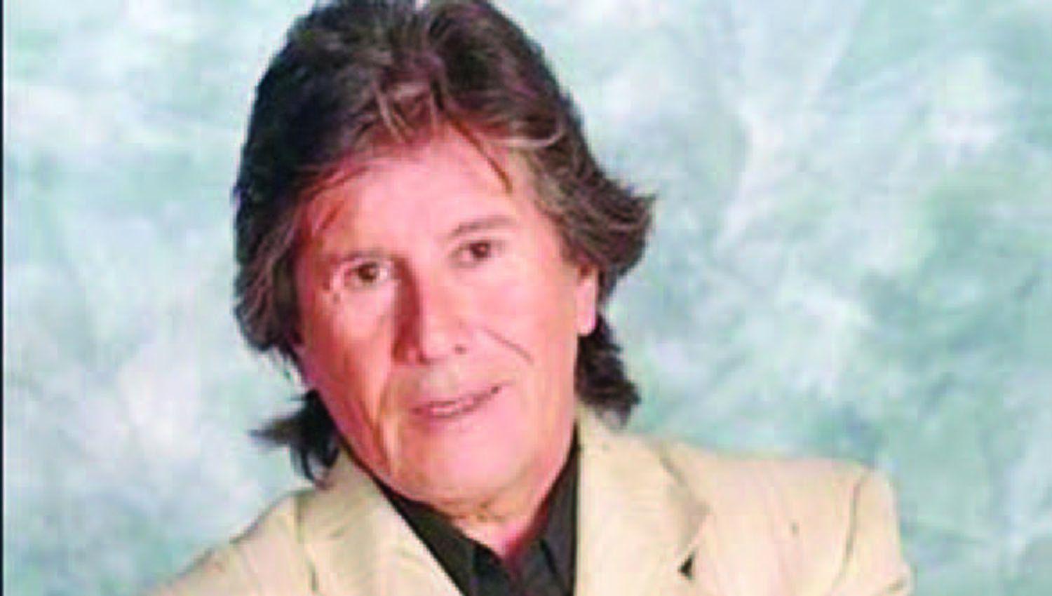 Beto Orlando trae su voz a la tierra de sus dos nietos