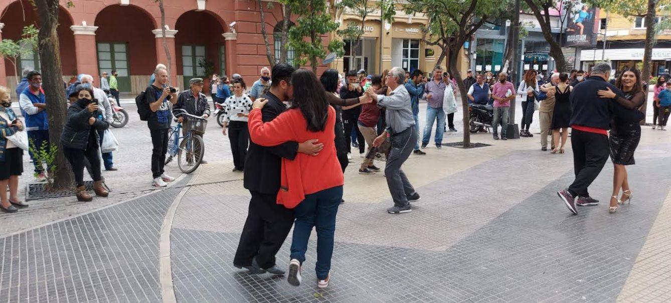 Las peatonales las plazas Libertad y Sarmiento seraacuten los escenarios del Festival Danzar de la Municipalidad