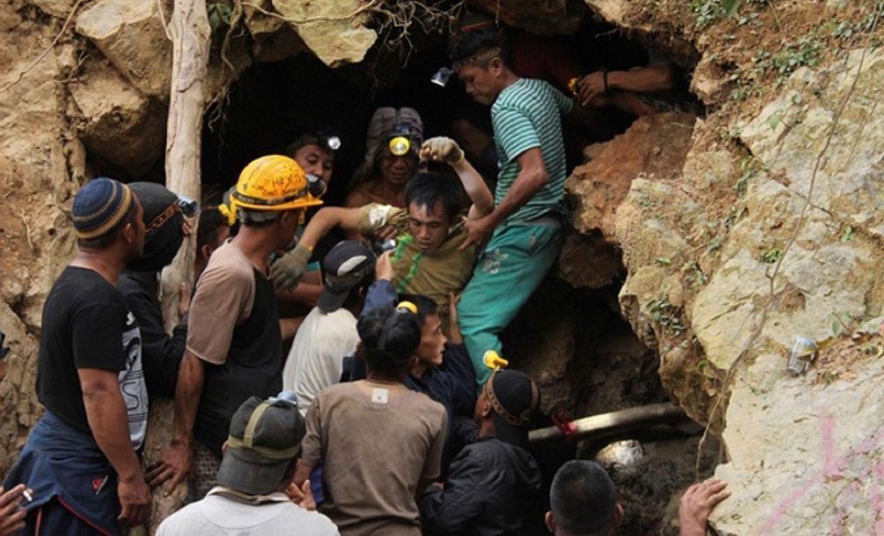 Indonesia- se derrumboacute una mina ilegal y 12 mujeres fallecieron