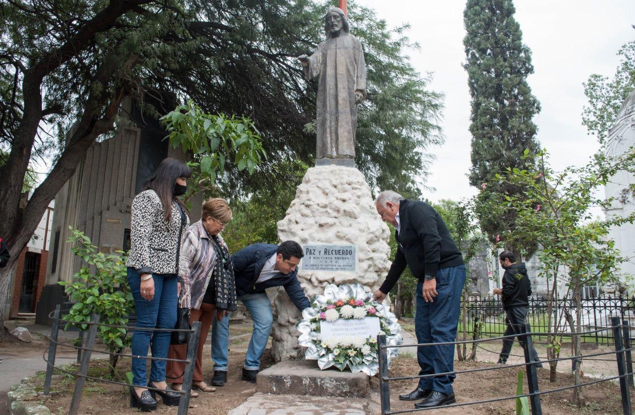 Mediante oficio religioso recuerdan a los trabajadores santiaguentildeos fallecidos en pandemia