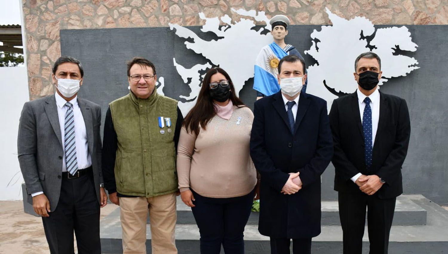 Emotivo homenaje al soldado Neacutestor David Coacuterdoba