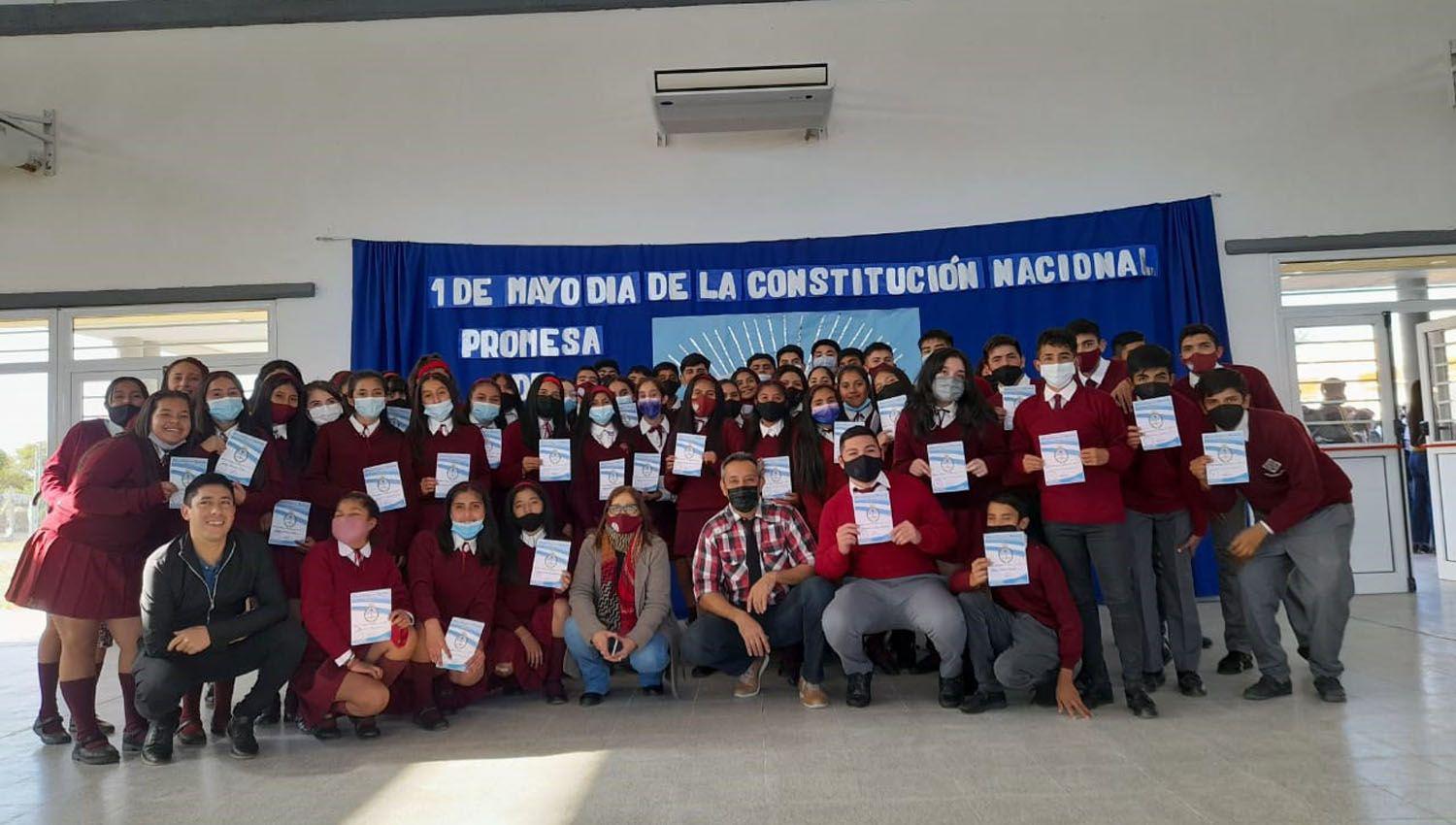 Alumnos secundarios de Herrera juraron lealtad a la Constitucioacuten Nacional