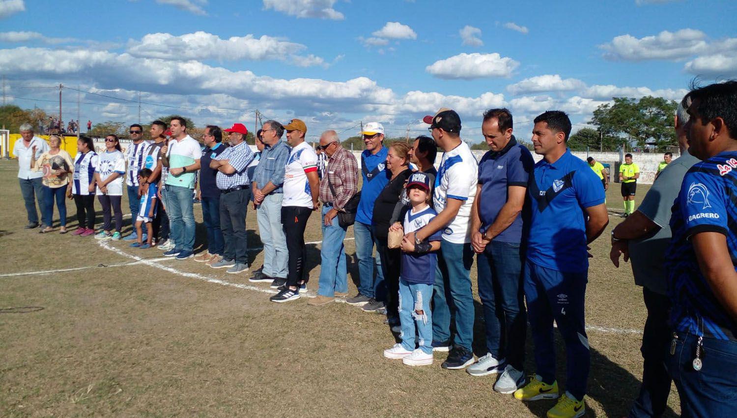 Mukdise participoacute del lanzamiento del torneo de fuacutetbol de la Liga Termense